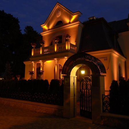 Luxury Boutique Andreevskiy Lviv Exterior photo
