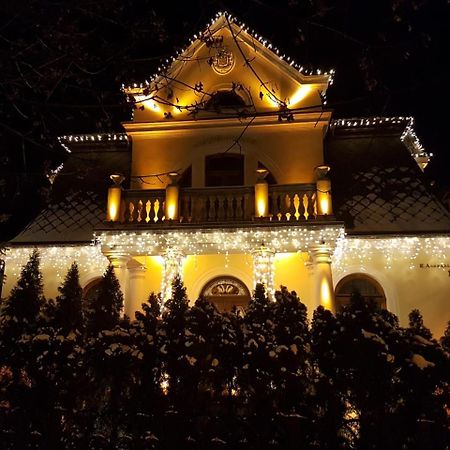 Luxury Boutique Andreevskiy Lviv Exterior photo
