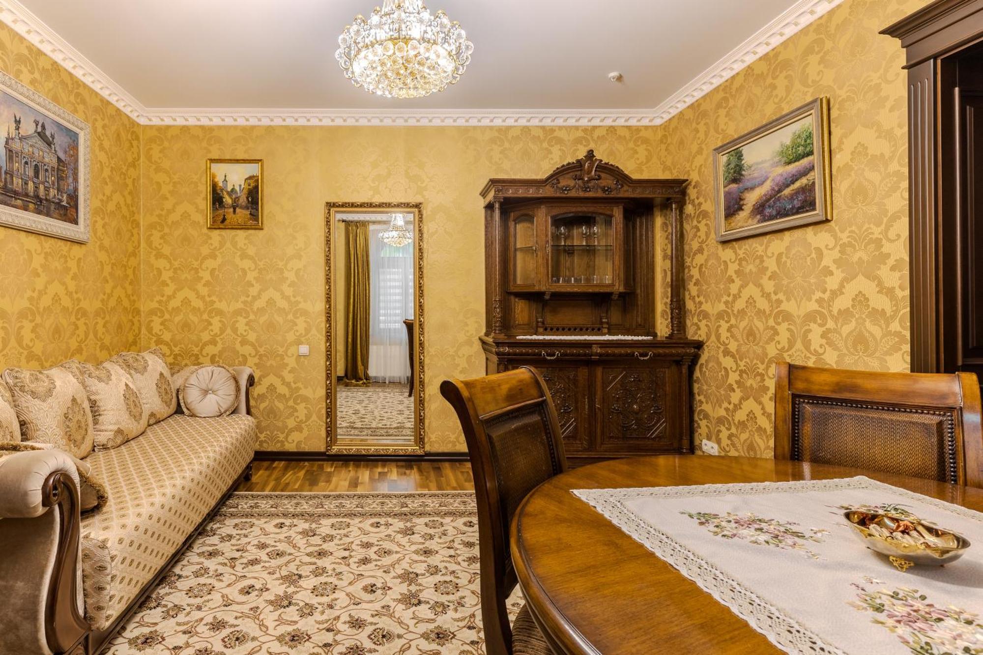 Luxury Boutique Andreevskiy Lviv Exterior photo