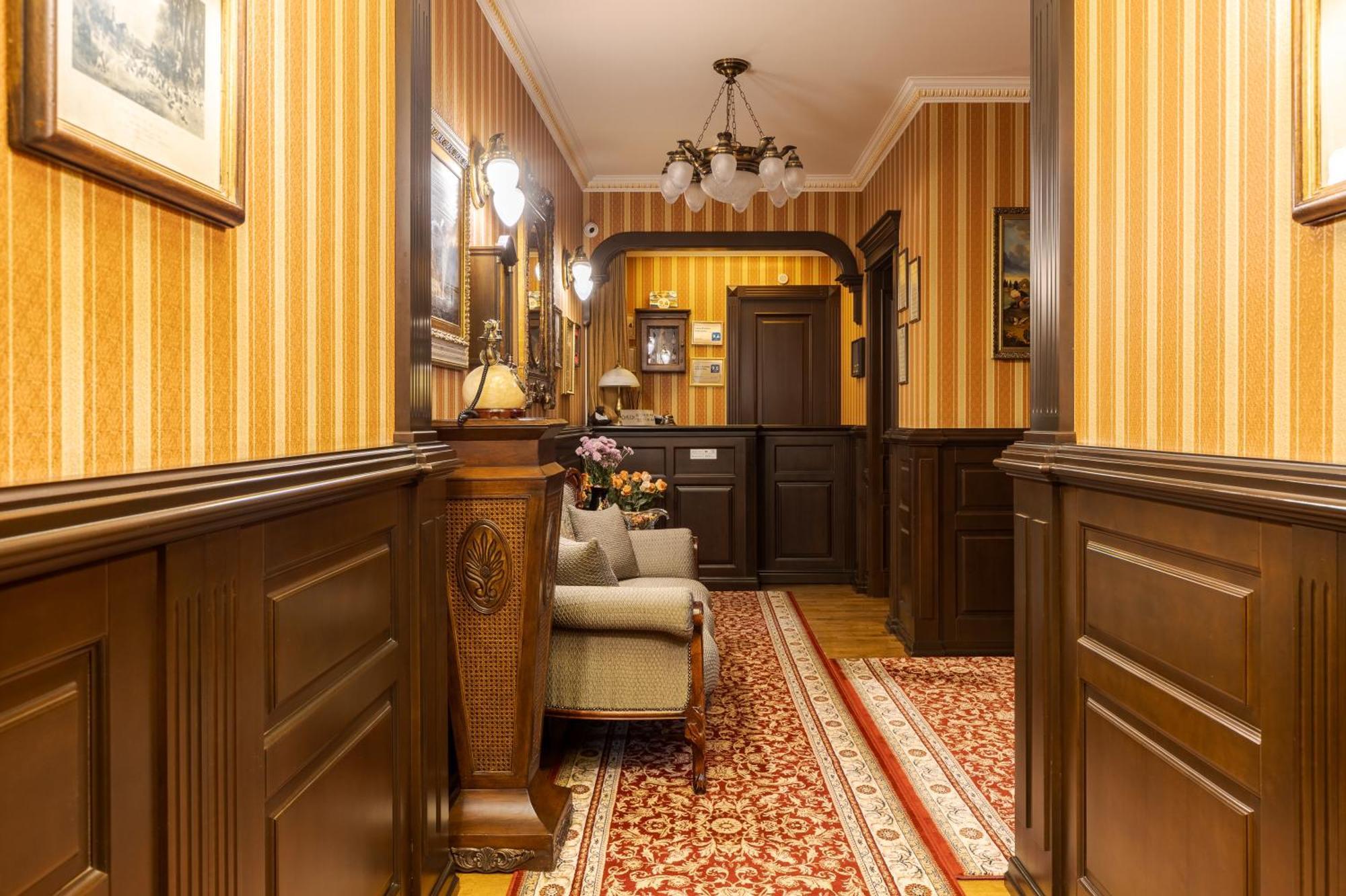Luxury Boutique Andreevskiy Lviv Exterior photo