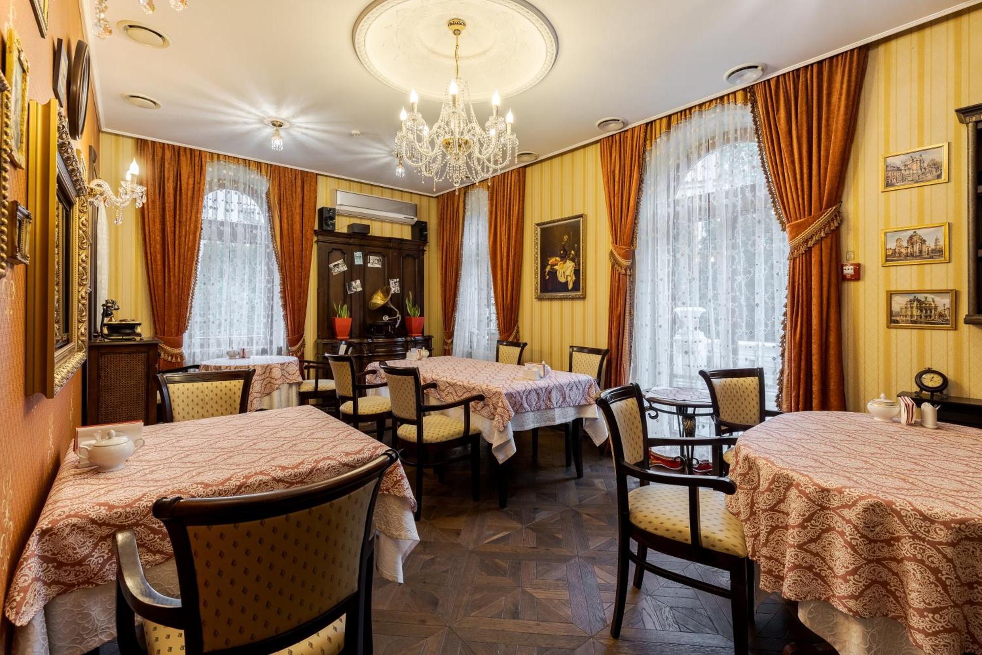 Luxury Boutique Andreevskiy Lviv Exterior photo