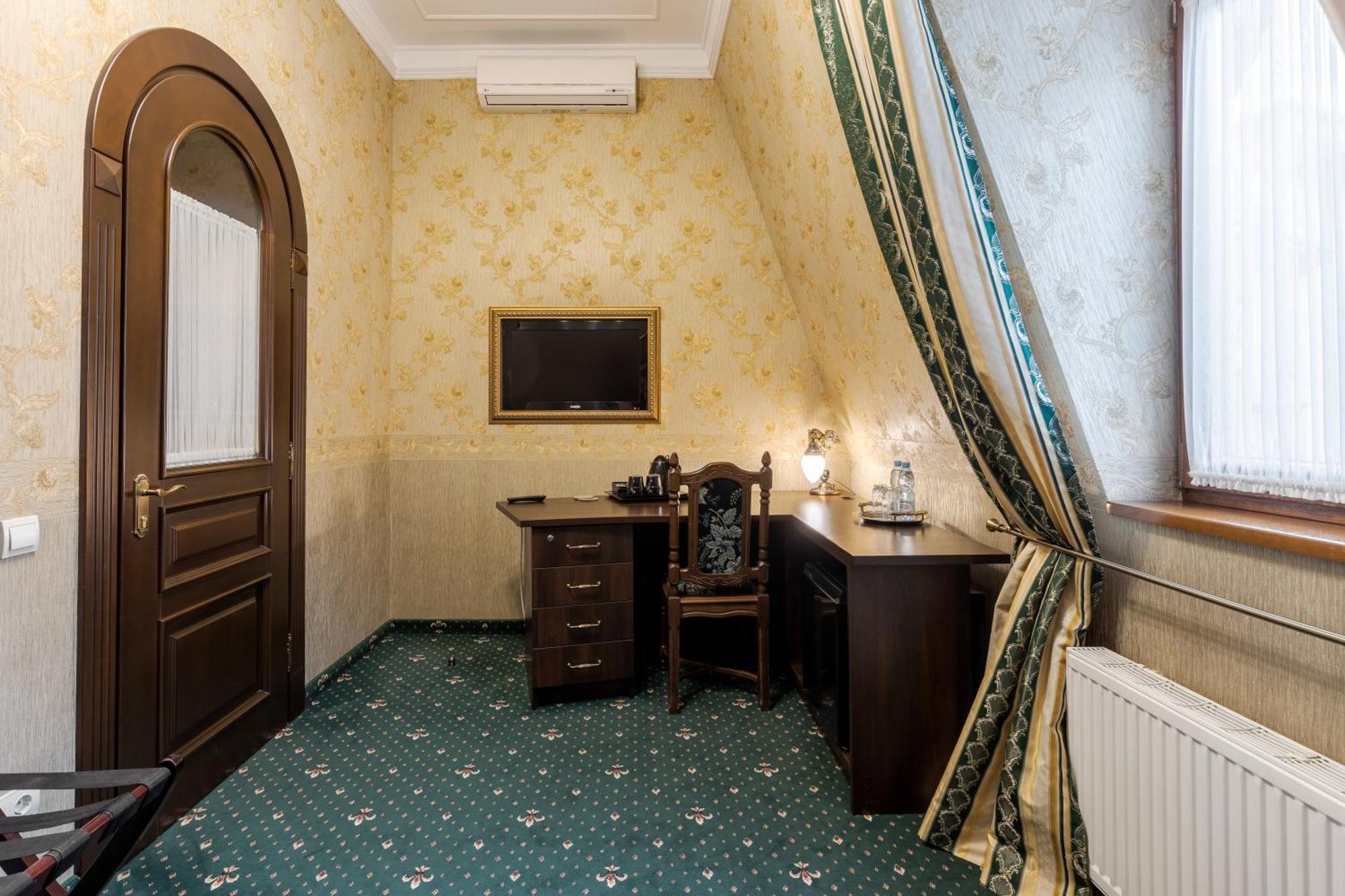 Luxury Boutique Andreevskiy Lviv Exterior photo