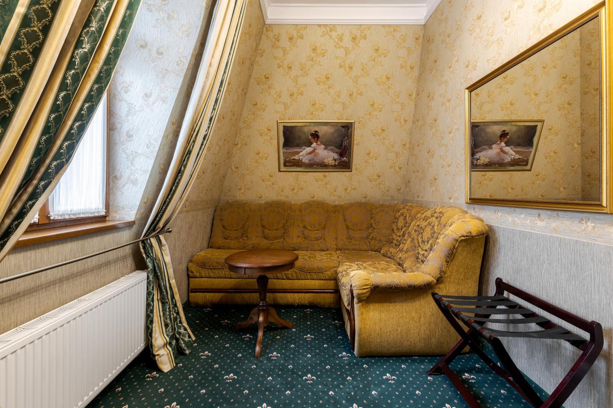 Luxury Boutique Andreevskiy Lviv Exterior photo